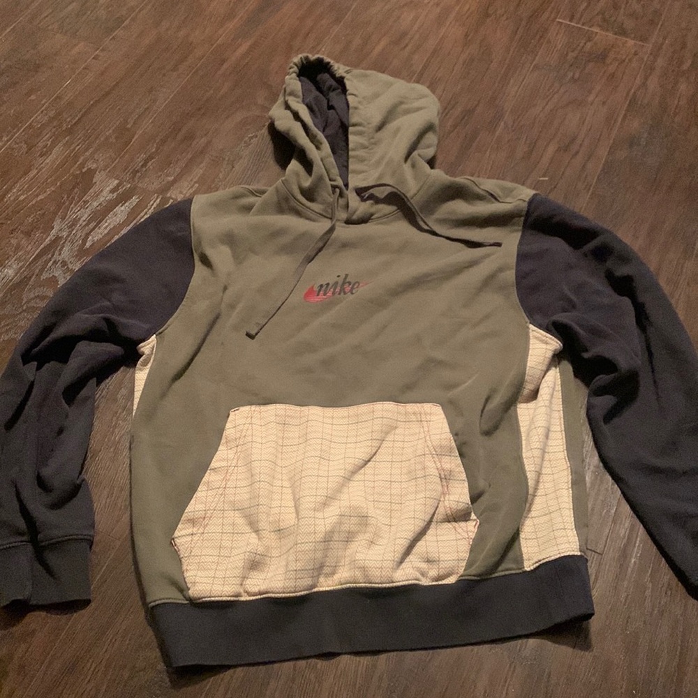 Nike sweatshirt